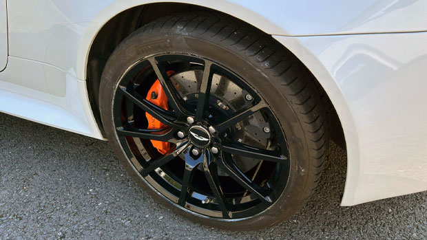 Aston Martin Vantage Roadster Wheel